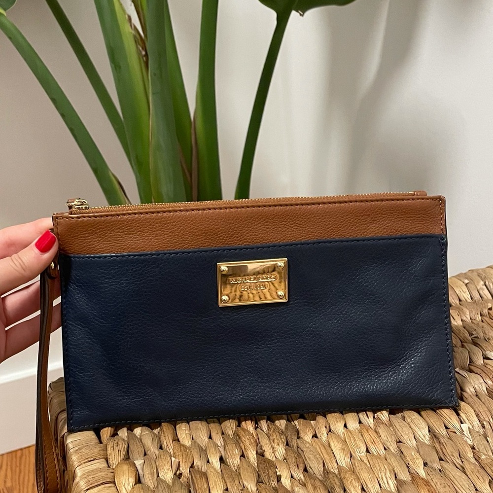 Michael Kors navy chestnut brown wristlet purse
